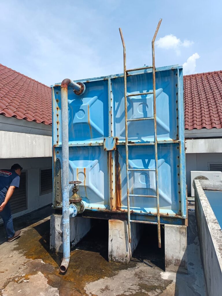 watertank yang perlu diperbaiki