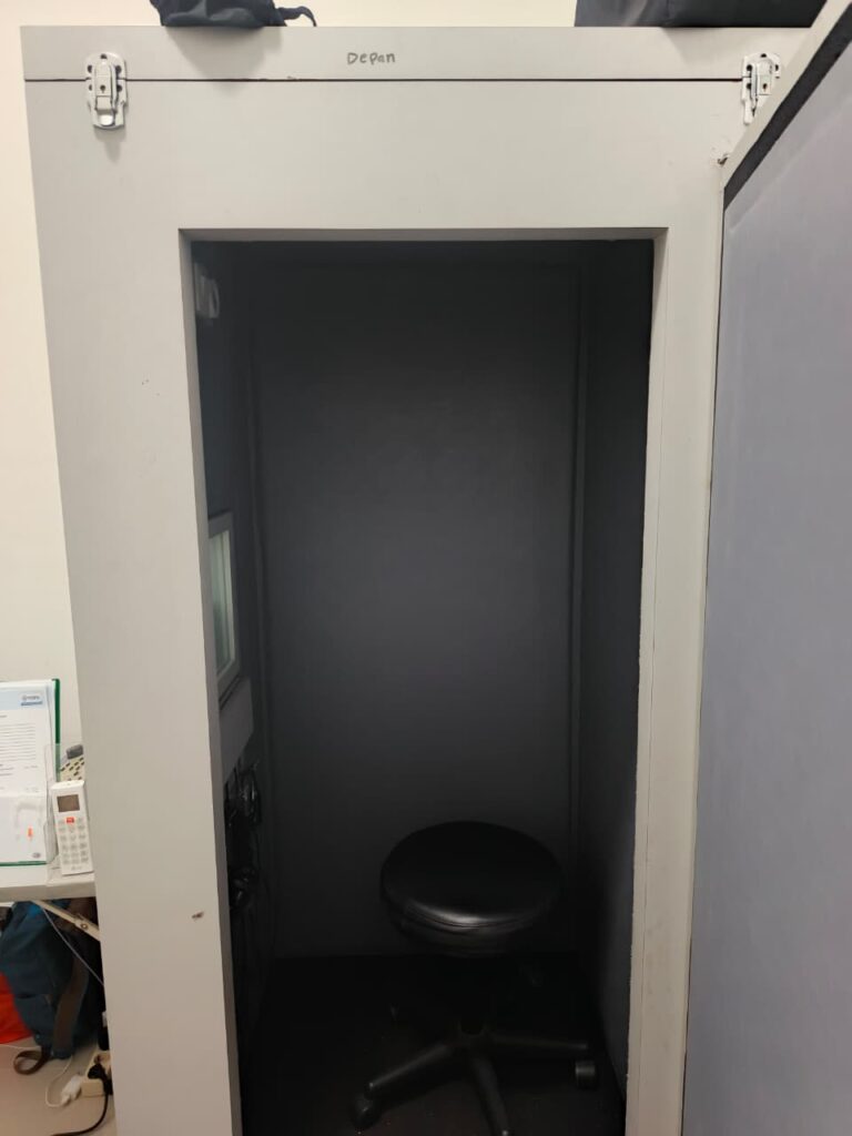 ruang dalam chamber audiometri